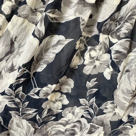 Intermix Charlotte Pleated Floral Boxy Silk Blouse In Navy Size M - Picture 8 of 12